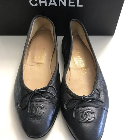 CHANEL Black Leather Loafers with Logo - Picture 1 of 3